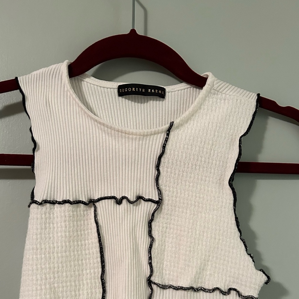 White black trim crop top